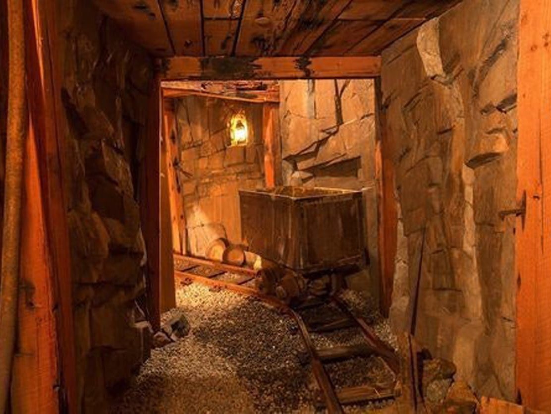 Borospince a régi bányajáratban (Fotó: mpora.com)