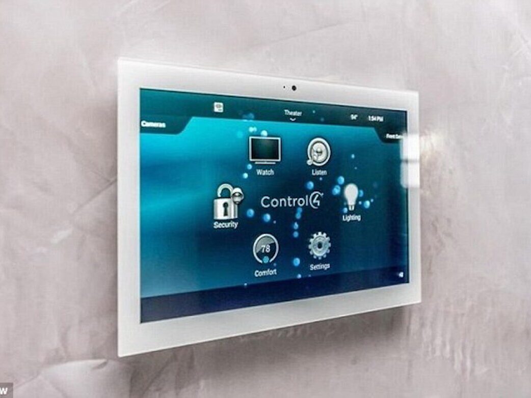 Okos otthon irányítóközpont (Fotó: Zillow)